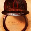 The Shimmering Powder – 96% Naturally-Derived Ingredients